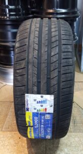 235/35r19 Habilead